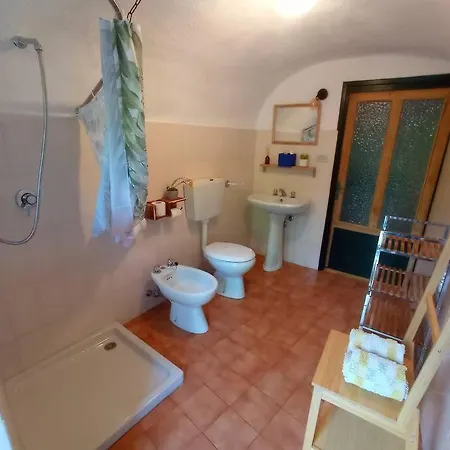 Il Ciabot Del Bosco בקתה